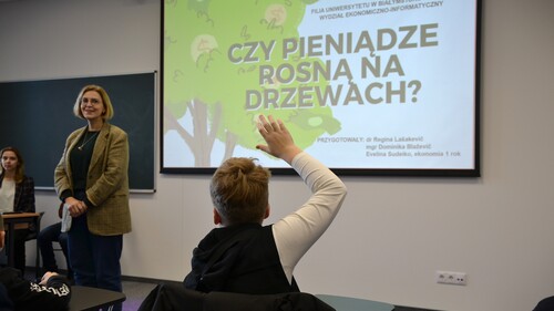 Czy pieniądze rosną na drzewach?