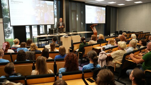Siła pokoleń – seniorzy w rodzinie i społeczeństwie