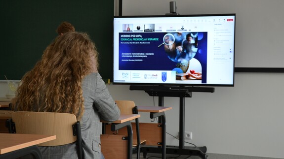 Mobbing pod Lupą: Edukacja, Prewencja i Wsparcie