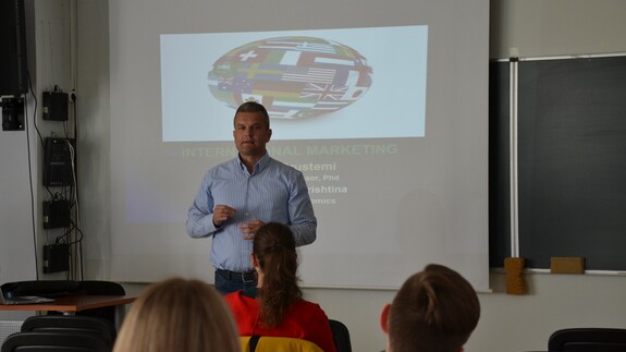 Spotkanie z Prof. Dr. Visar Rrustemi z University of Prishtina (Kosovo)